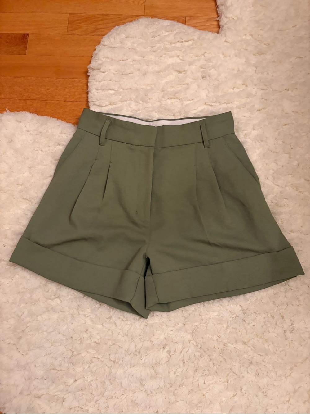 Wilfred Olive Green High-Rise Pleated Tailored Shorts